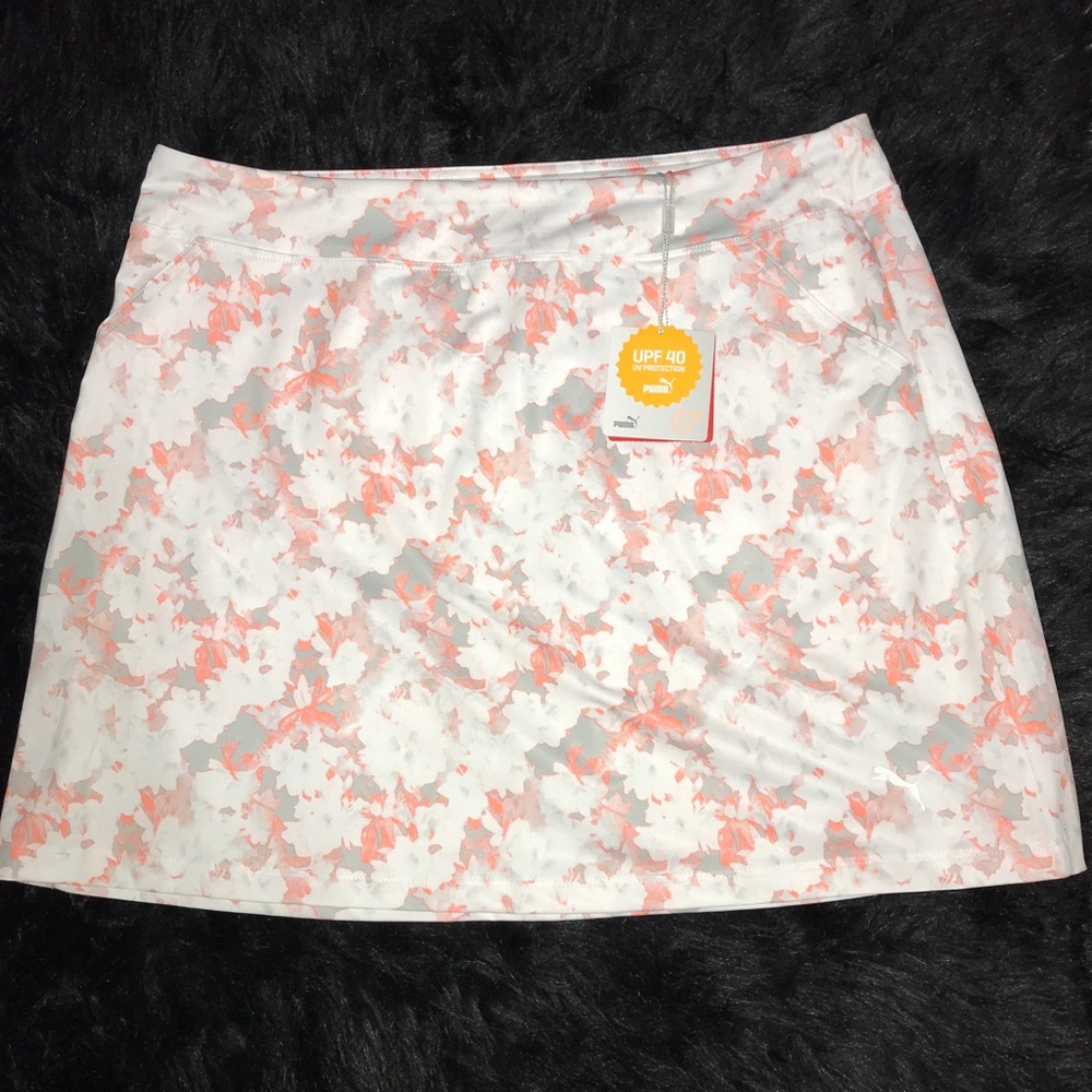 New women’s Puma swim skirt sz large